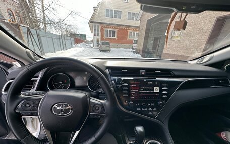 Toyota Camry, 2021 год, 3 350 000 рублей, 6 фотография