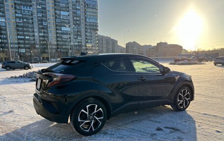 Toyota C-HR I рестайлинг, 2017 год, 1 990 000 рублей, 4 фотография