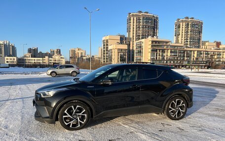 Toyota C-HR I рестайлинг, 2017 год, 1 990 000 рублей, 8 фотография