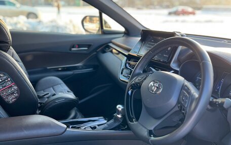Toyota C-HR I рестайлинг, 2017 год, 1 990 000 рублей, 10 фотография