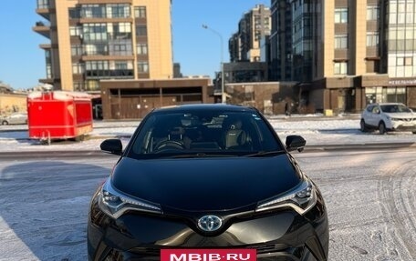 Toyota C-HR I рестайлинг, 2017 год, 1 990 000 рублей, 9 фотография