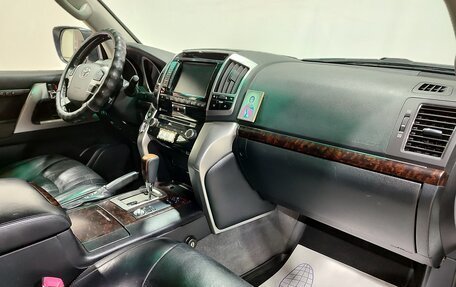 Toyota Land Cruiser 200, 2012 год, 3 400 000 рублей, 14 фотография