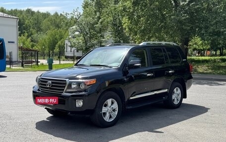 Toyota Land Cruiser 200, 2014 год, 4 550 000 рублей, 7 фотография