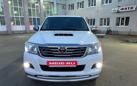 Toyota Hilux VII, 2013 год, 2 450 000 рублей, 3 фотография