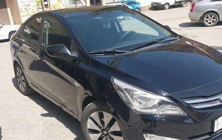 Hyundai Solaris II рестайлинг, 2016 год, 800 000 рублей, 3 фотография