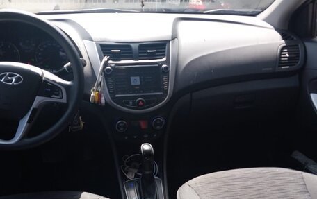 Hyundai Solaris II рестайлинг, 2016 год, 800 000 рублей, 18 фотография