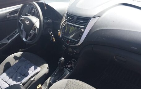 Hyundai Solaris II рестайлинг, 2016 год, 800 000 рублей, 16 фотография