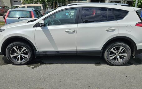 Toyota RAV4, 2017 год, 2 050 000 рублей, 3 фотография