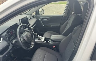 Toyota RAV4, 2021 год, 3 450 000 рублей, 1 фотография