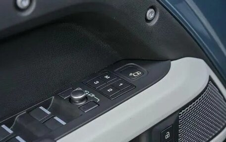 Land Rover Defender II, 2022 год, 7 390 000 рублей, 16 фотография
