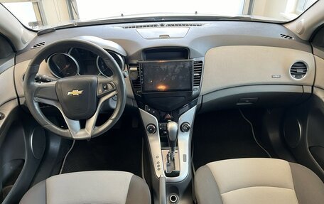 Chevrolet Cruze II, 2010 год, 520 000 рублей, 7 фотография