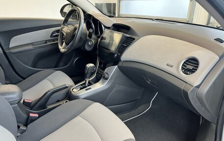 Chevrolet Cruze II, 2010 год, 520 000 рублей, 9 фотография