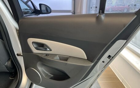 Chevrolet Cruze II, 2010 год, 520 000 рублей, 16 фотография