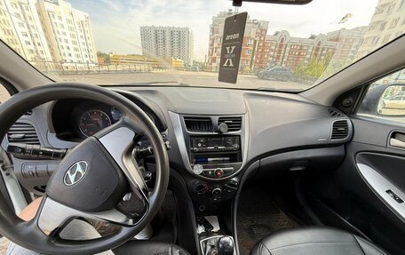 Hyundai Solaris II рестайлинг, 2016 год, 500 000 рублей, 24 фотография