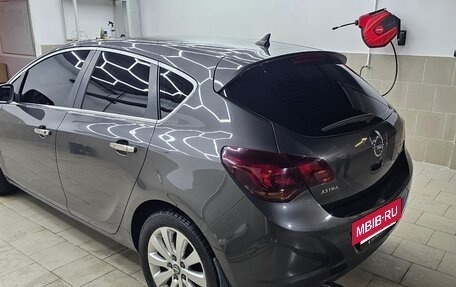 Opel Astra J, 2010 год, 830 000 рублей, 2 фотография