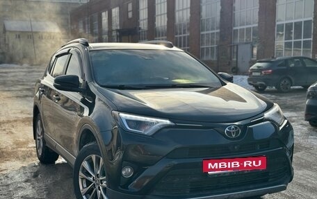 Toyota RAV4, 2017 год, 2 850 000 рублей, 2 фотография