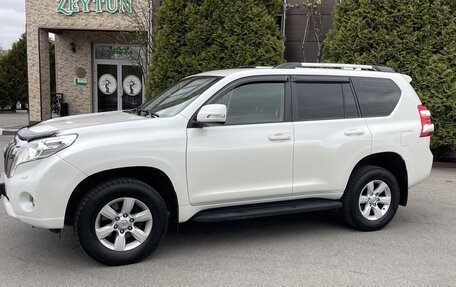 Toyota Land Cruiser Prado 150 рестайлинг 2, 2017 год, 3 990 000 рублей, 5 фотография