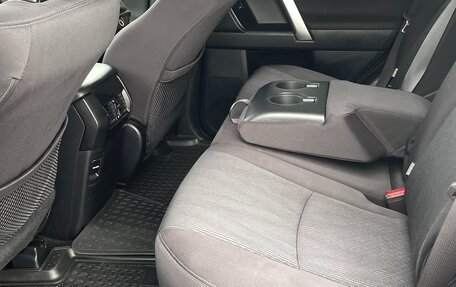 Toyota Land Cruiser Prado 150 рестайлинг 2, 2017 год, 3 990 000 рублей, 9 фотография