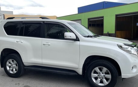 Toyota Land Cruiser Prado 150 рестайлинг 2, 2017 год, 3 990 000 рублей, 2 фотография