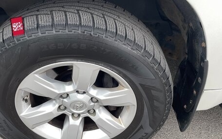 Toyota Land Cruiser Prado 150 рестайлинг 2, 2017 год, 3 990 000 рублей, 12 фотография