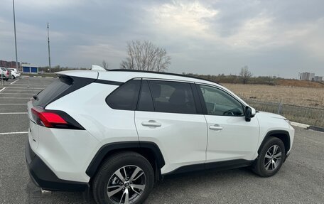 Toyota RAV4, 2021 год, 3 450 000 рублей, 4 фотография