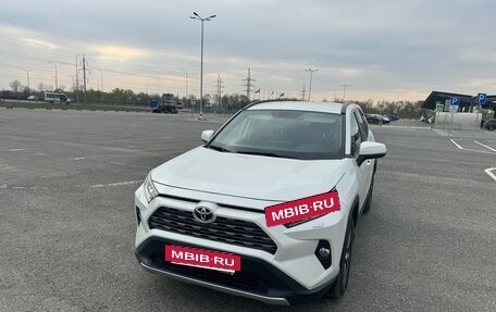Toyota RAV4, 2021 год, 3 450 000 рублей, 12 фотография