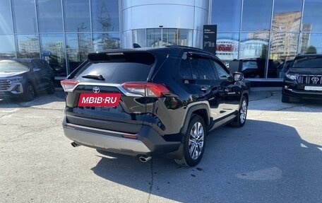 Toyota RAV4, 2022 год, 3 700 000 рублей, 5 фотография