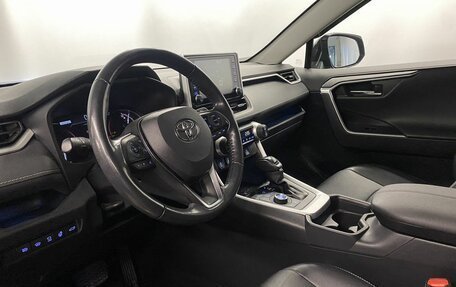 Toyota RAV4, 2022 год, 3 700 000 рублей, 10 фотография
