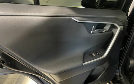 Toyota RAV4, 2022 год, 3 700 000 рублей, 24 фотография
