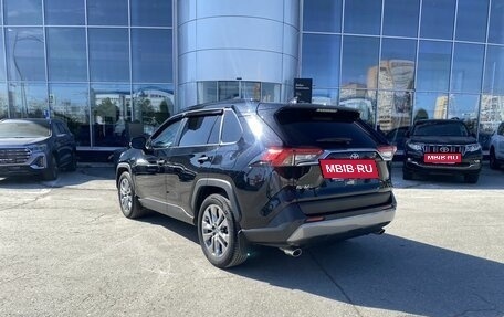 Toyota RAV4, 2022 год, 3 700 000 рублей, 3 фотография