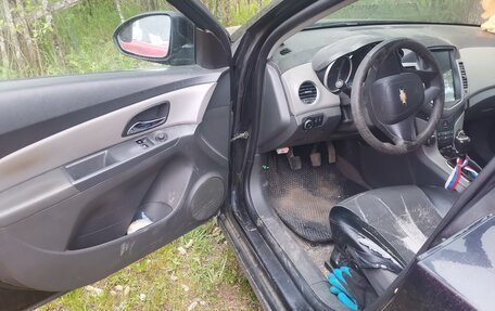 Chevrolet Cruze II, 2010 год, 500 000 рублей, 8 фотография