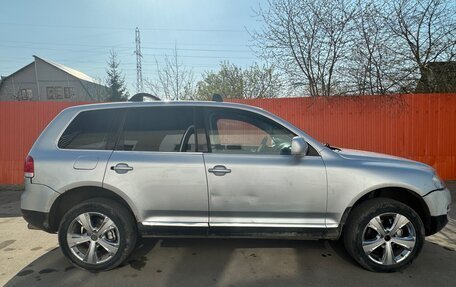 Volkswagen Touareg III, 2003 год, 550 000 рублей, 10 фотография