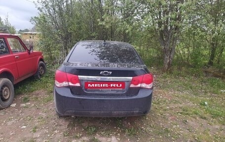 Chevrolet Cruze II, 2010 год, 500 000 рублей, 3 фотография