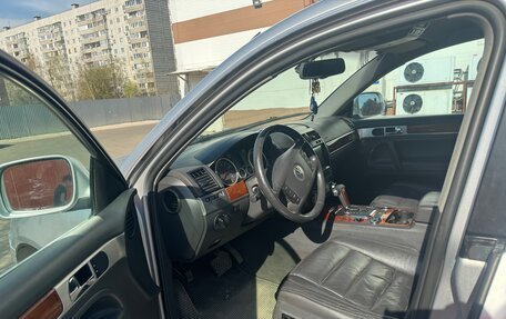 Volkswagen Touareg III, 2003 год, 550 000 рублей, 15 фотография