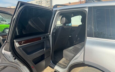 Volkswagen Touareg III, 2003 год, 550 000 рублей, 13 фотография