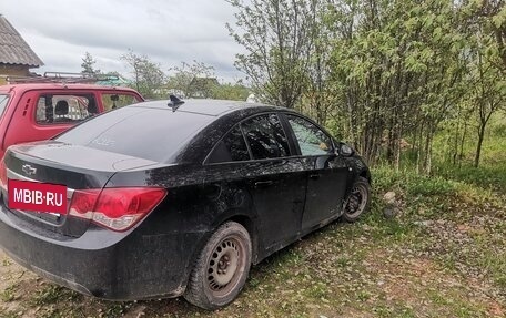 Chevrolet Cruze II, 2010 год, 500 000 рублей, 4 фотография