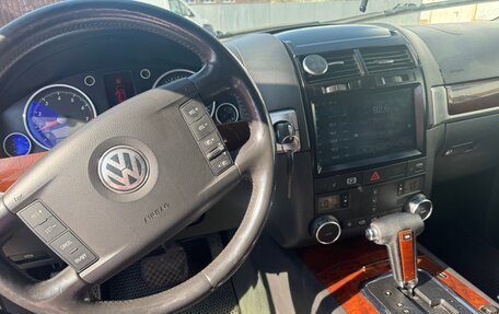 Volkswagen Touareg III, 2003 год, 550 000 рублей, 16 фотография