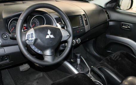 Mitsubishi Outlander III рестайлинг 3, 2010 год, 1 130 000 рублей, 12 фотография