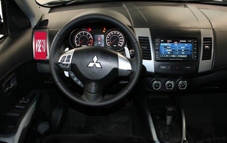 Mitsubishi Outlander III рестайлинг 3, 2010 год, 1 130 000 рублей, 14 фотография