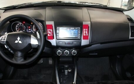 Mitsubishi Outlander III рестайлинг 3, 2010 год, 1 130 000 рублей, 15 фотография