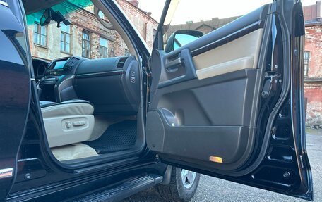 Toyota Land Cruiser 200, 2010 год, 2 650 000 рублей, 4 фотография