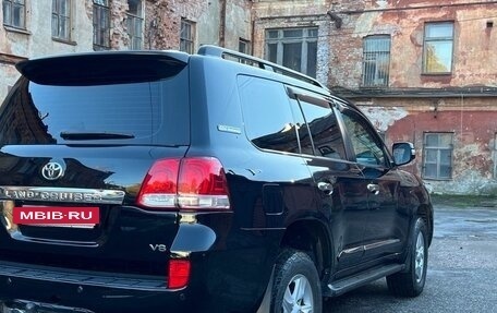 Toyota Land Cruiser 200, 2010 год, 2 650 000 рублей, 2 фотография