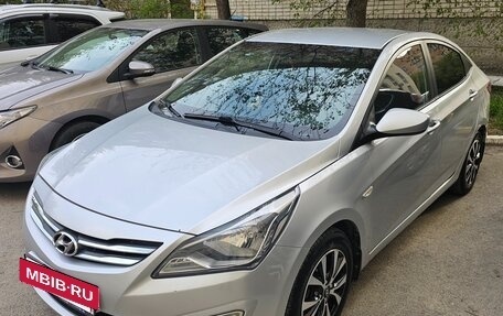 Hyundai Solaris II рестайлинг, 2015 год, 920 000 рублей, 3 фотография
