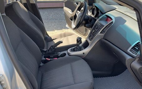 Opel Astra J, 2010 год, 605 000 рублей, 10 фотография