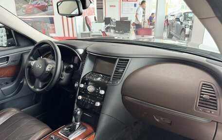Infiniti QX70, 2014 год, 2 249 000 рублей, 16 фотография