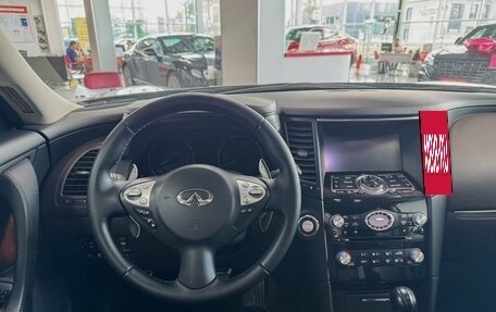 Infiniti QX70, 2014 год, 2 249 000 рублей, 18 фотография
