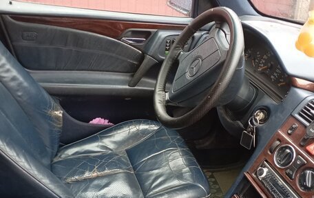 Mercedes-Benz E-Класс, 1995 год, 180 000 рублей, 3 фотография