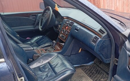 Mercedes-Benz E-Класс, 1995 год, 180 000 рублей, 4 фотография