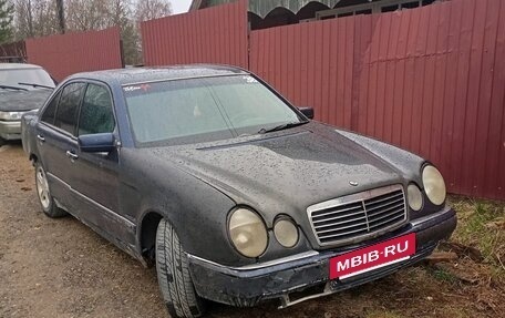 Mercedes-Benz E-Класс, 1995 год, 180 000 рублей, 2 фотография
