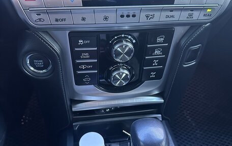 Toyota Land Cruiser Prado 150 рестайлинг 2, 2021 год, 7 500 000 рублей, 8 фотография